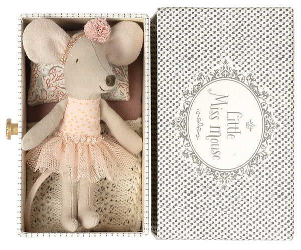 Dancing Mouse in Daybed